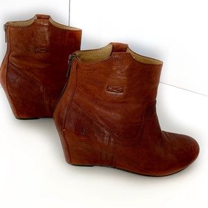 Frye Carson WedgeBootie Ankle Cognac Leather SZ7.5